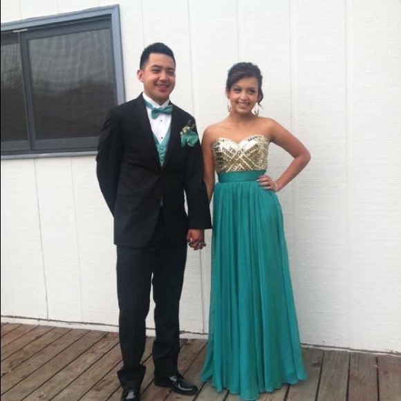 Prom dress - Picture 4 of 4